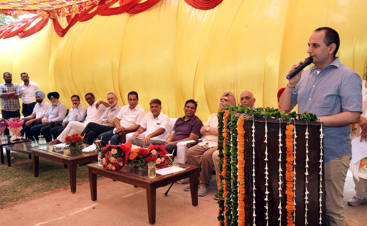 MCChandigarh's tweet photo. A new Open Air Gym at Leisure Valley, Sector 10 has been dedicated to the citizens of Chandigarh under the MPLAD Fund by MP Sh. Manish Tewari. The facility will promote fitness, active living and greater use of public spaces for community well-being.

MC Chandigarh remains committed to strengthening citizen-friendly amenities across the city.

#Chandigarh #FitIndia #HealthyLifestyle #MCCChandigarh