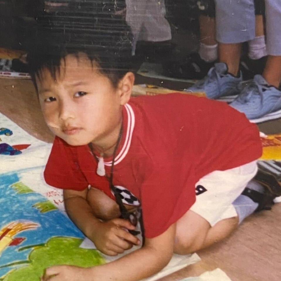 bear4whale's tweet photo. not kuma &amp; jingyu using each other baby pics as profiles on weibo- I CANT STOP LAUGHING https://t.co/oFu8lcOvW2