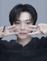 hanmingg's tweet photo. LEEKNOW AND HAN WITH THE CAT WHISKERS POSE 🥹🐱🖤 https://t.co/aBd2fwyPwZ