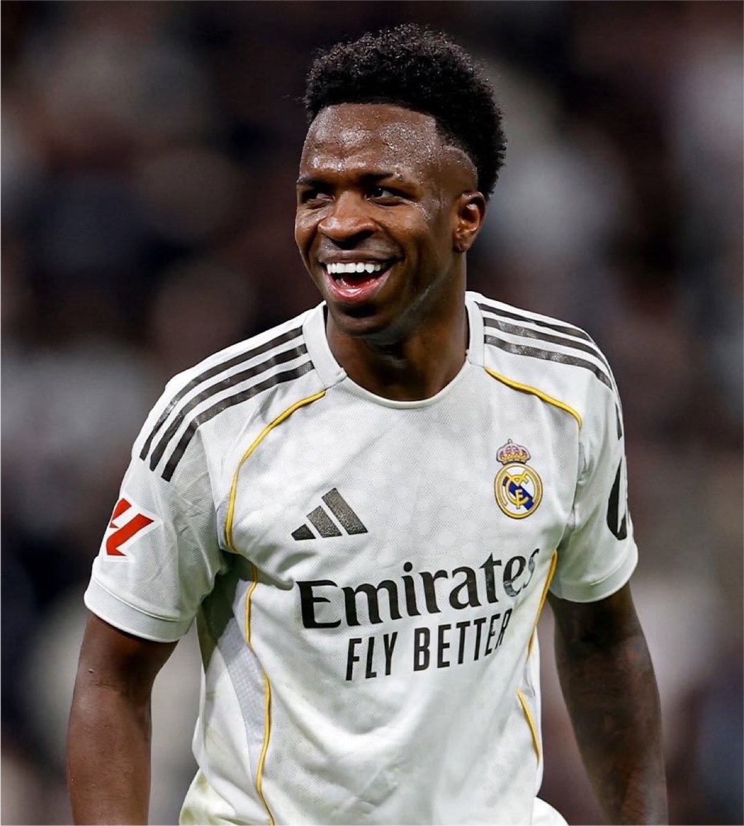 theMadridZone's tweet photo. 🚨🚨💣 BREAKING: JOSE MOURINHO HAS TOLD REAL MADRID TO KEEP VINÍ JR.

JOSE TOLD THEM "DONT SELL HIM TO ARSENAL" 

@TeleFootball https://t.co/xixtVSMqFG