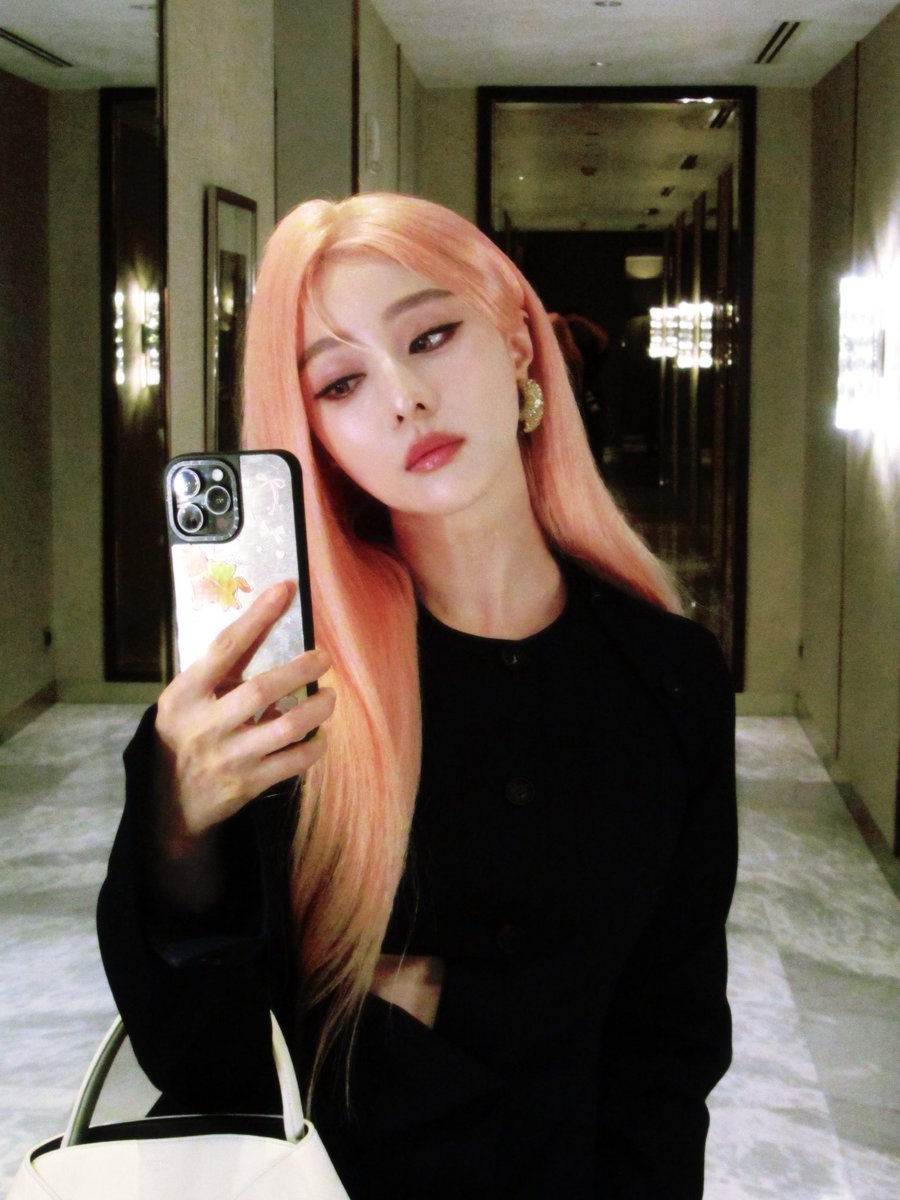 realBingbingFan's tweet photo. 🩷🖤 https://t.co/EY8I4nOicz