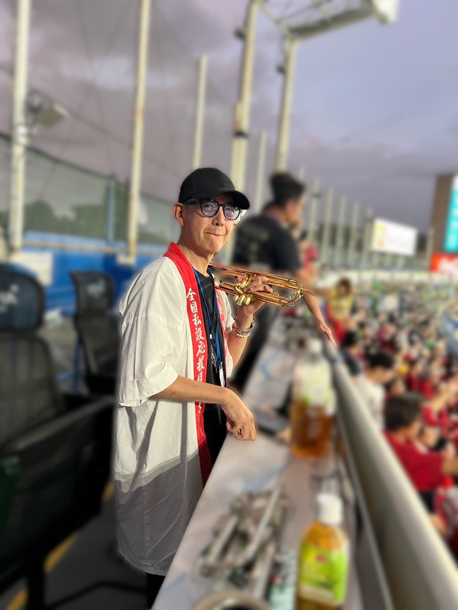 carpclub1984's tweet photo. 最後まで粘りを見せ、9回に追いつくも延長戦の末にサヨナラ負け。
悔しい敗戦となりました…

神宮で2試合連続のサヨナラ負けとなりましたが、まだ戦いは続きます。

苦しい時こそ、ファンの声援で選手たちを後押ししましょう！
明日は必ず勝利を掴み取るために、最後まで熱く応援していきましょう💪🏻 https://t.co/svKtvitlZb