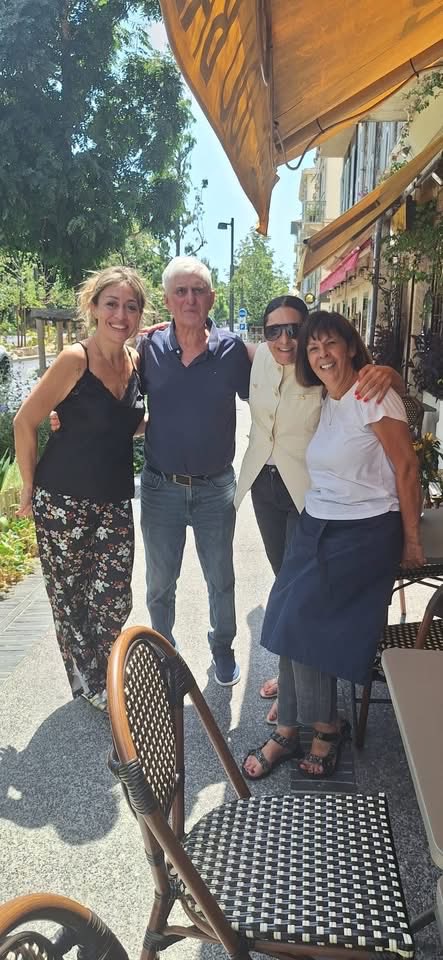 MurielVitetti's tweet photo. Viva la couhina nissarda au restaurant Lou Balico, embé la miéu amiga ajounta à la bouon'umour Muriel Vitetti 😊🥰🤩!! 
Que de plesì! https://t.co/cQAVspluRv