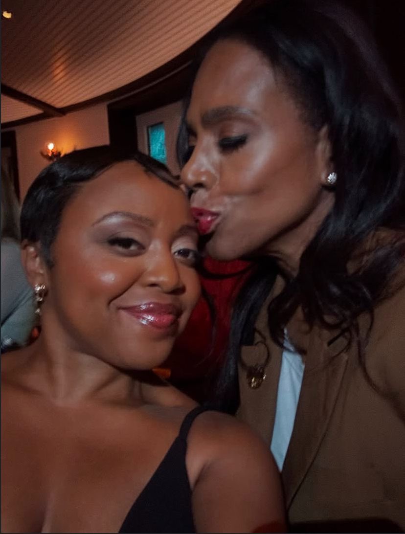 avaniine's tweet photo. she loves getting kissed by #women https://t.co/9ca6eCV8XS
