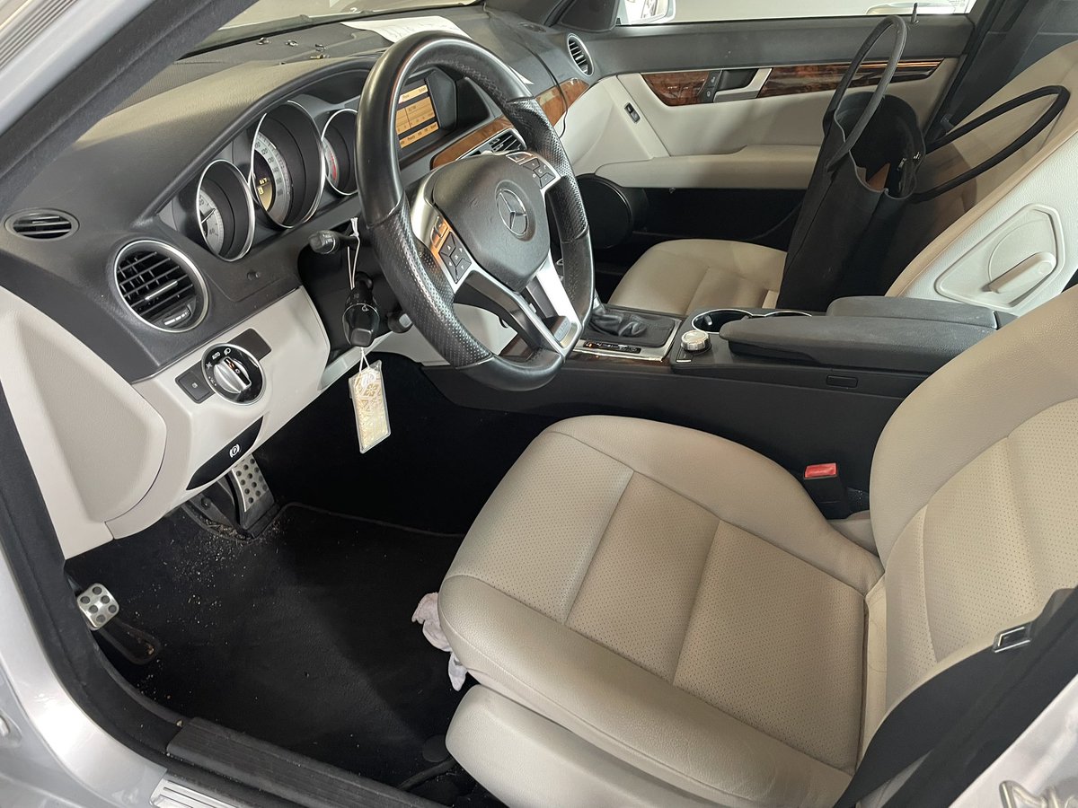 DaiThree6633's tweet photo. CLSがほぼ売れてしまったので…次のフライング入庫情報🚗
w204後期 C250 
「アメリカ並行車」
サンルーフ付　66000キロ
これはレア過ぎて売れなきゃ自分で買います笑
w204マニアの自分として大喜びの1台です！
お問い合わせお待ちしております。 https://t.co/tyWsfYa5Dt