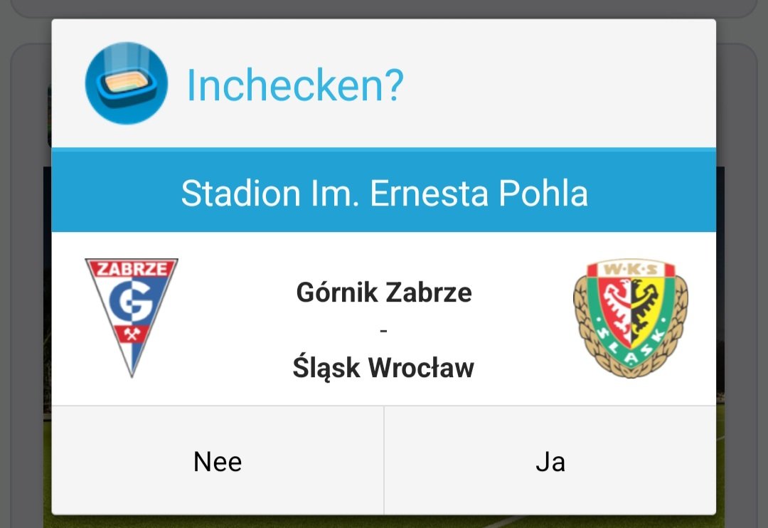 suu_super's tweet photo. Toch een bietje PSV vibes🥰 💪🏻❤️🤍
#groundhopping #Polska🇵🇱
De 1e wedstrijd van t seizoen voor Górnik Zabrze (vs Śląsk)
Ook hier piwo & kiełbasa z grilla🍻🌭 https://t.co/X8M6gIryfR