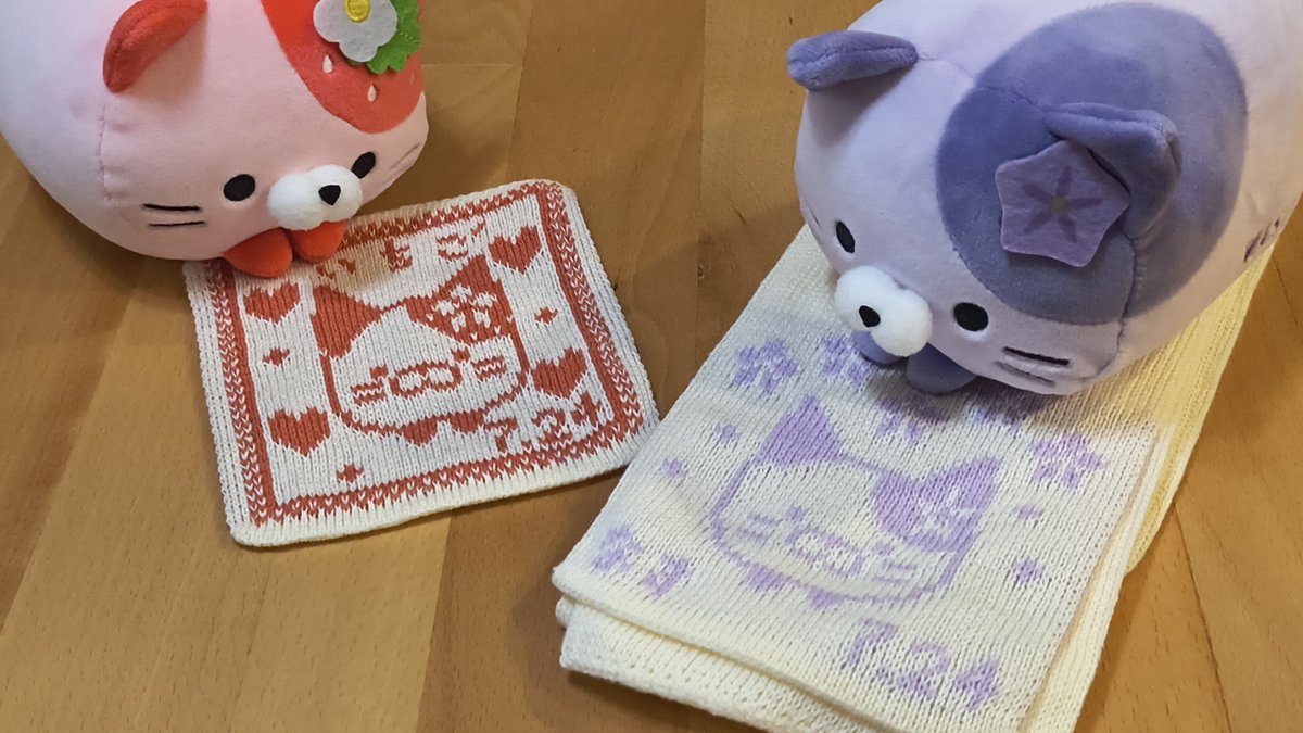 extended_nua's tweet photo. 和歌山のフュージョンミュージアムで、自分でにゃんこのデザインを作ってニットを編んできました

柄は集め始めたきっかけになったなすにゃんといちごにゃん🍆🍓

#ころころにゃんこ https://t.co/J6zhrOdG7v