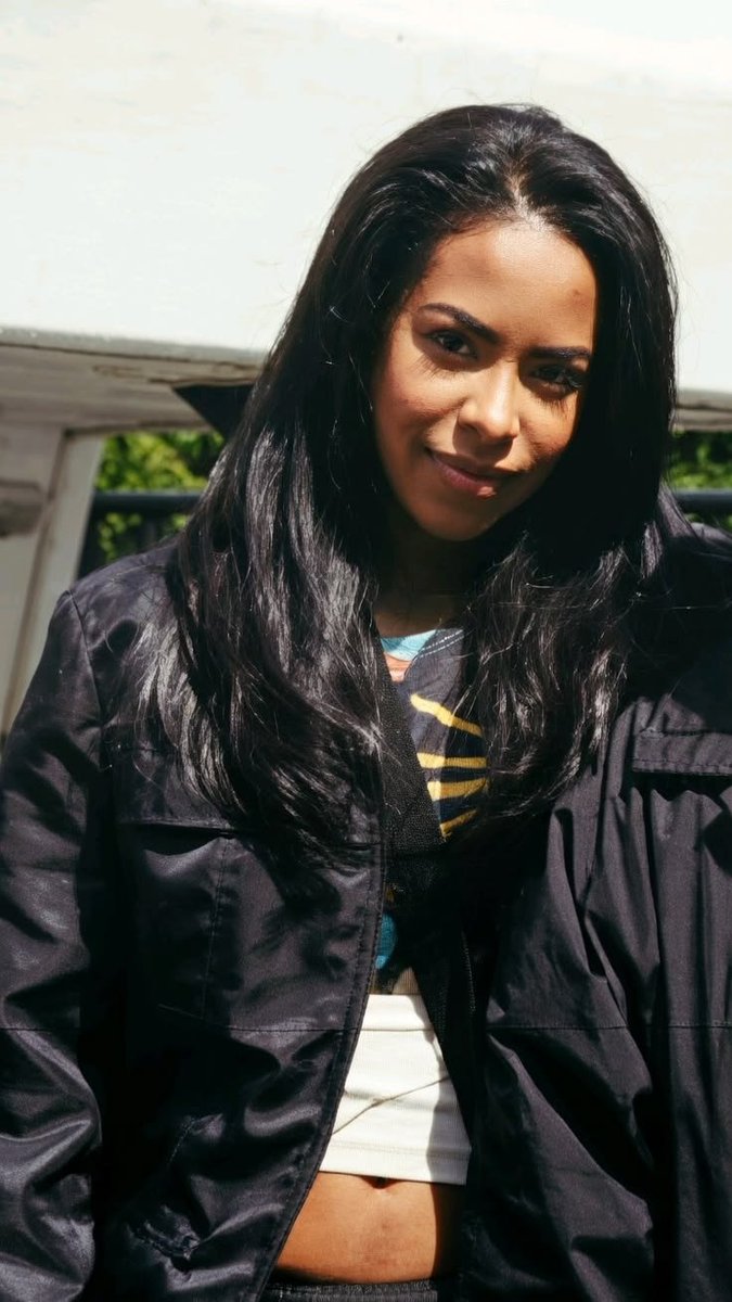 Aaliyah_Fanatic's tweet photo. Aaliyah, 1999 https://t.co/4CXiLuvwf7