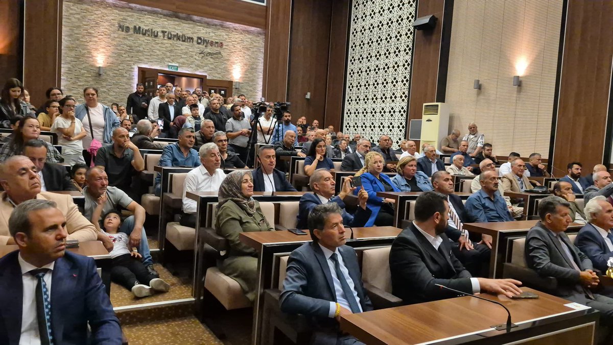 serkansezer06's tweet photo. Kars Ardahan Iğdır serhatlılar Birliği fed. Başkanı Çetin Nazik  öncülüğünde yönetim kurulu üyeleri ile birlikte  Keçiören Belediye Başk. @OzarslanMesut beyi ziyaret ettik,İlgi, Alaka ve Nezaketleri için teşekkür ederiz.@RTErdogan @hakanhanozcan @AkKeciorenResmi @akyenimahalle06 https://t.co/54KZ97za4f