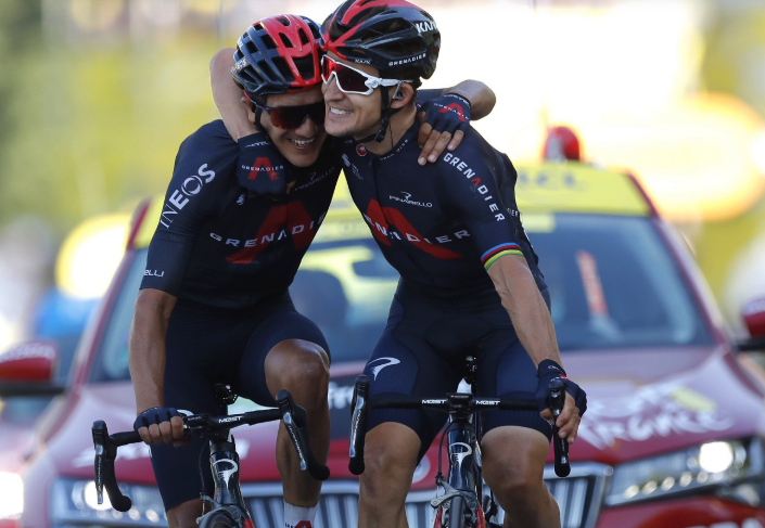 christianzr's tweet photo. En el tour de 2020 Michal Kwiatkowski le agradeció a Richard Carapaz cederle el triunfo de la etapa número 18; “Ya vendrán otras etapas” dijo Richie con la seguridad de tiempos mejores. En su carrera le ha tocado competir con hombres superlativos en un recambio que parece colocar a una juventud arrolladora de ciclistas sobre el resto. Richie los enfrenta en buena lid, representa lo mejor del deporte, es un héroe de nuestro tiempo, es un líder de valores y principios. Gracias por tanto