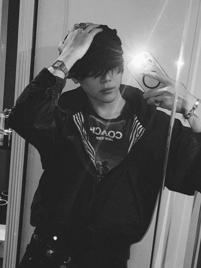 wenopiercing's tweet photo. “ ᶦ’ᵐ ⁿᵒᵗ ᵖᵉʳᶠᵉᶜᵗ, ᵇᵘᵗ ᶦ’ᵐ ᵃˡʷᵃʸˢ ᵐʸˢᵉˡᶠ “ ⊹
#LUNÉSelcaDay #LUNÉJidoriDay
#andTEAM_nicholas #WENO https://t.co/olRM2dcFTs