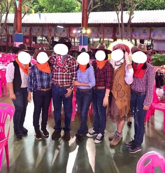 MoshiJB's tweet photo. ม่วงแต่งตัวไปหาลูกหลังออกคอลใหม่ https://t.co/g39s5nRUGq