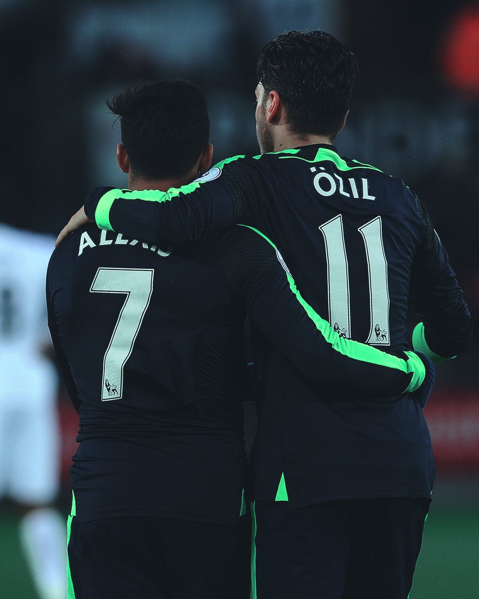 SI_FootballClub's tweet photo. Mesut Özil &amp; Alexis Sánchez (2016/17) https://t.co/Iz93TKwrKE