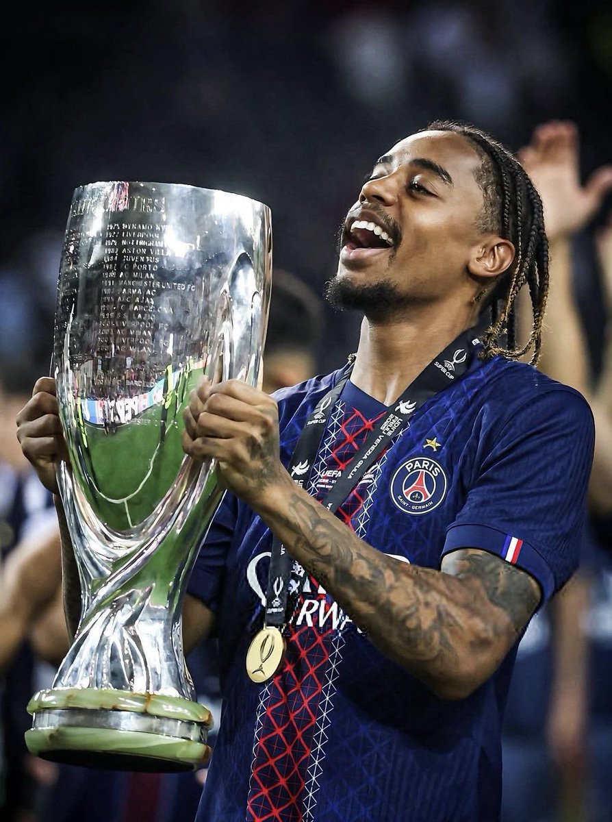 TheKopoholic's tweet photo. 🚨| NEW: PSG have decided to pull out of the race for Diomande due to €120M price tag &amp; other complications. 

Luis Enrique wants to keep Barcola as he considers him a crucial part of PSG’s project. The management is working on his contract extension. 

[@OnzeMondial] https://t.co/qfVI3oCoeG