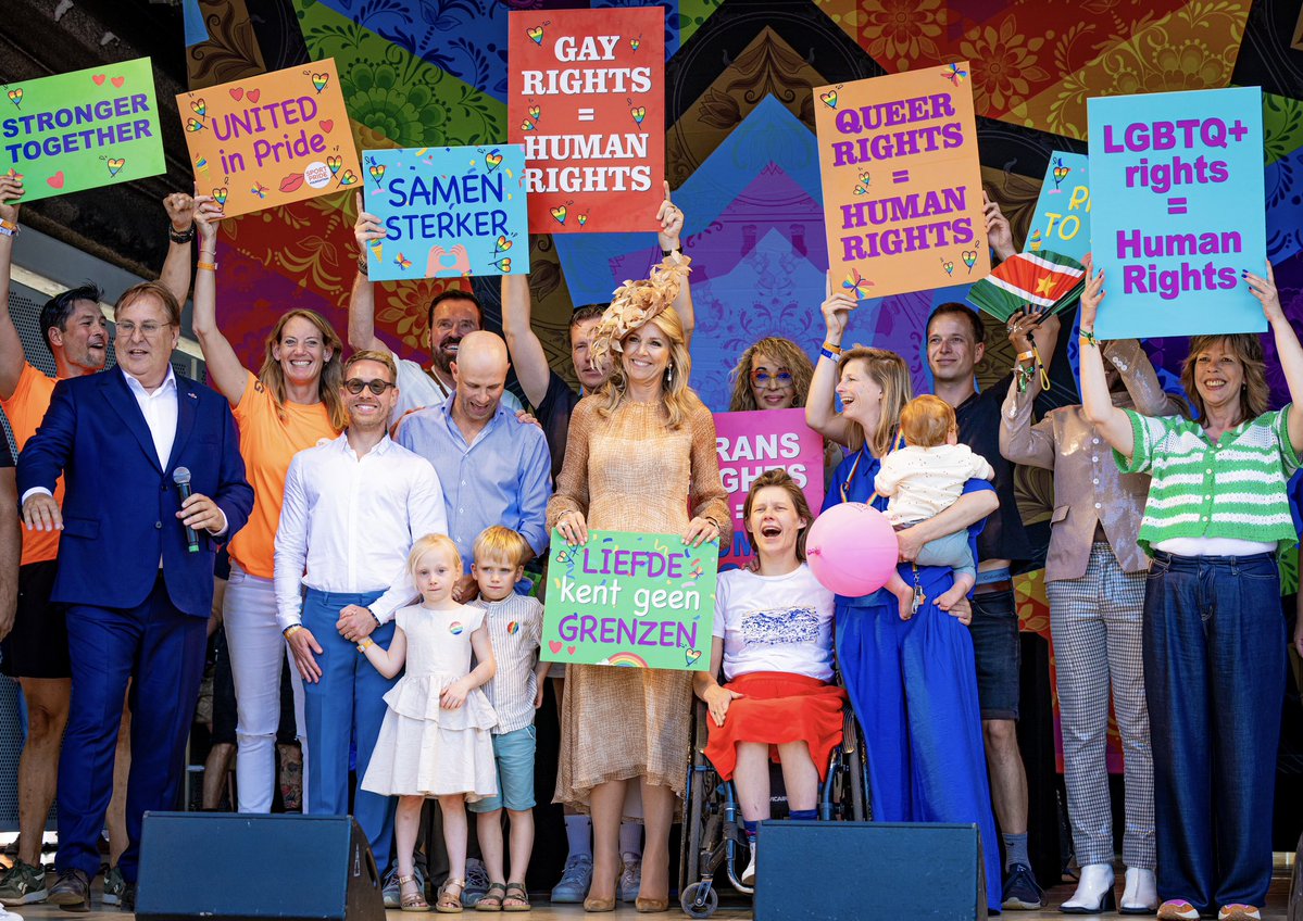 koninklijkhuis's tweet photo. 🌈 Koningin Máxima opent WoldPride 2026 in het Vondelpark in Amsterdam. Het evenement vraagt wereldwijdaandacht voor de zichtbaarheid, emancipatie en mensenrechten van de LGBTQIA+-gemeenschap. Koningin Máxima bezoekt de Sport Pride en de Youth Pride. https://t.co/eXdHJYQX2R https://t.co/wNkjvaTkHY