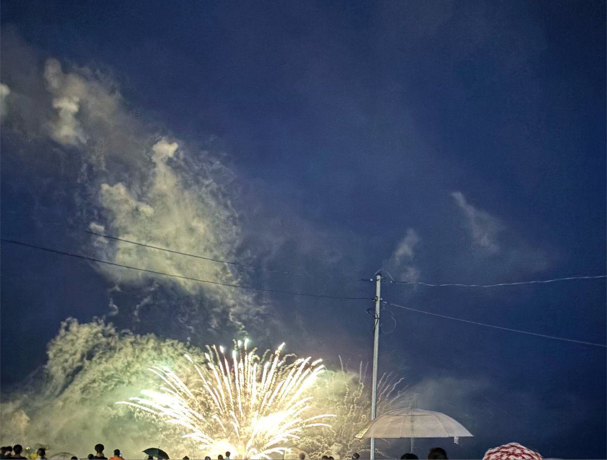 66natum's tweet photo. 海上打ち上げ花火🎆🌊 https://t.co/UnpLovhozI