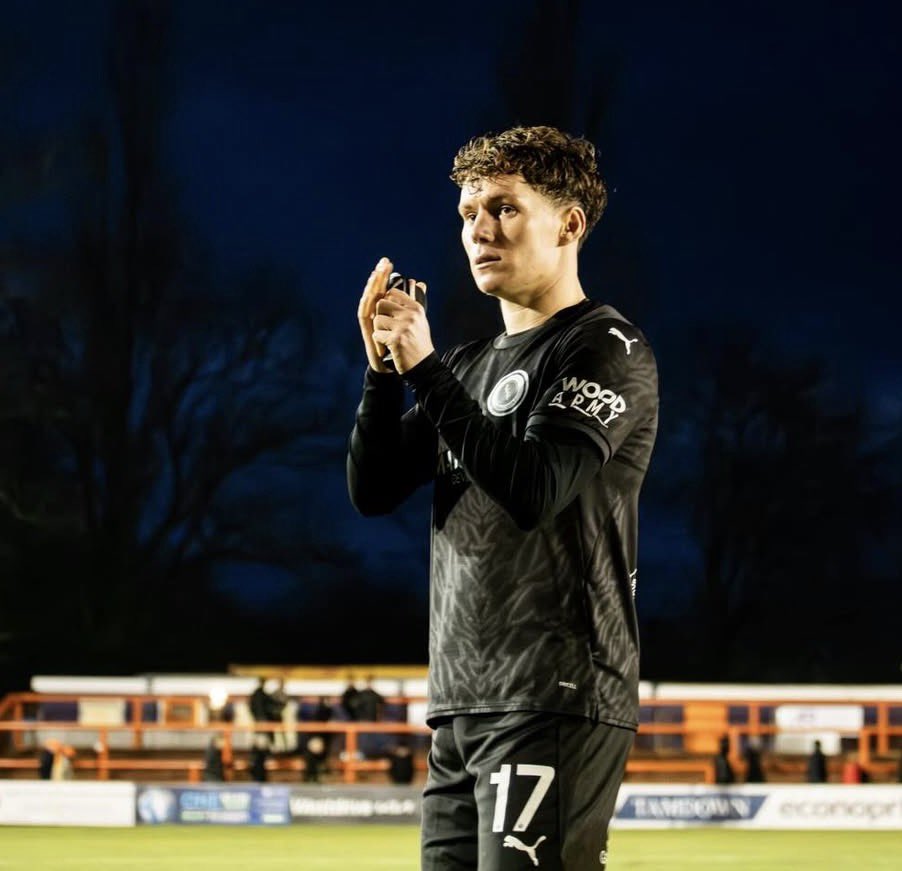 Vyntrea's tweet photo. Dagenham are expected to sign Charles Clayden, Ex Boreham Wood player. 

Under as ‘Trialist A’ today but my understanding is that we will offer him a deal/ have already offered him a deal. (Should be able to confirm if he’s already been offered a deal tonight.) 

More to come. https://t.co/cJ8M65LLQO