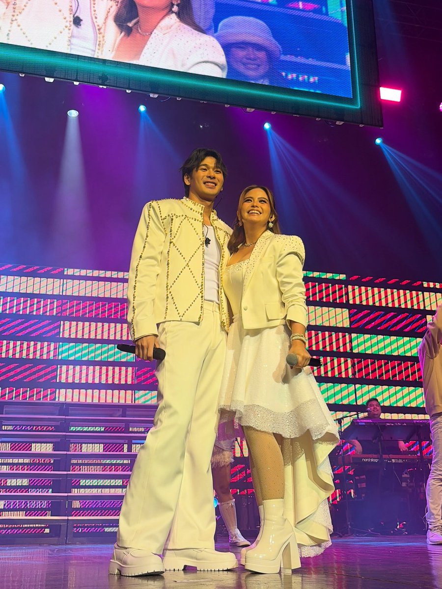 anakngwilbea's tweet photo. don't ever take these smiles away from them.

WRTEN BY WILBERT ROSS
WRTEN BY WILBERT ROSS
#WRMultimediaWonder https://t.co/8CAL69X4Vy