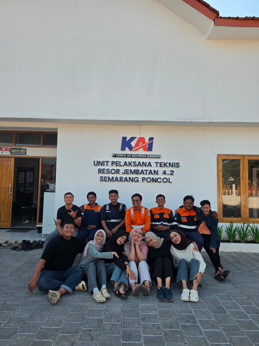 ririn tweet media