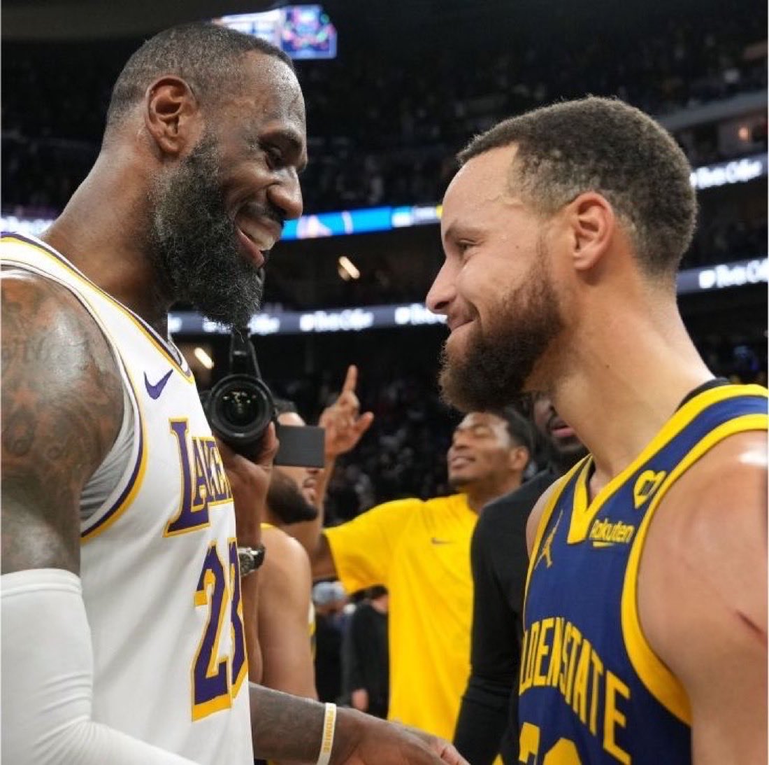 SaycheeseDGTL's tweet photo. LeBron James was torn between the Golden State Warriors and the Philadelphia 76ers, but ultimately decided to choose Philly https://t.co/aD5TU6tX8t