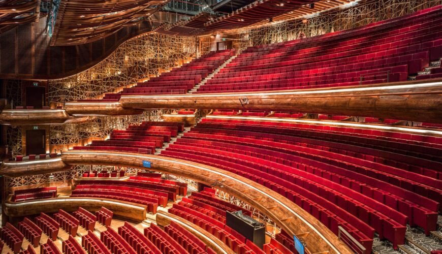 iamiLaythDad's tweet photo. Dubai Opera - Zaha Hadid. https://t.co/J1fWD1hr1G