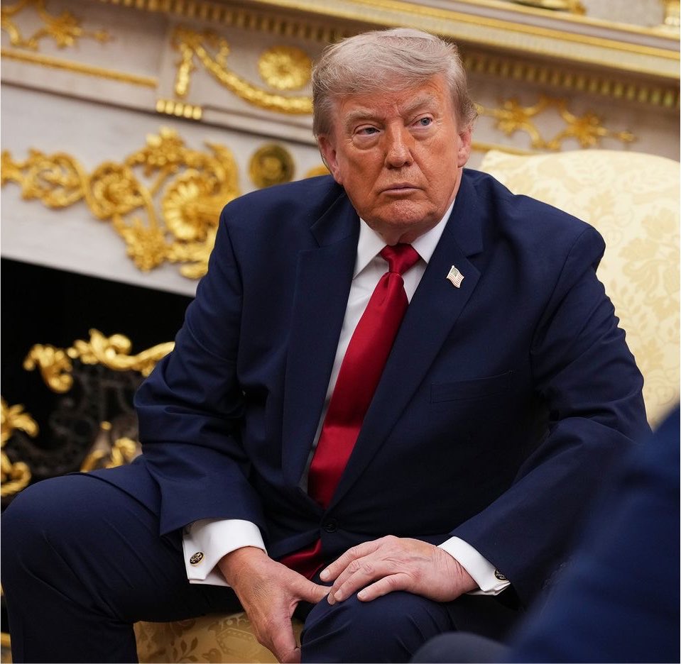 FemzyDR1's tweet photo. A reporter asked Donald Trump who he prefers between LeBron James and Michael Jordan, & What he thinks about LeBron’s new contract deal with Philadelphia 76ers, Trump Said:

🗣️ “Michael Jordan is a great friend of mine fantastic guy. He called me right after I was elected, very respectful, and he's been checking in on me ever since. But LeBron? I don't know what his deal is. Maybe he doesn't like me, maybe he's intimidated by White people, Or a rac!al thing, I really don't know. But I'll tell you this, I only like people who like me. That's how it works”.

“Now, I congratulate him on his new contract with the 76ers huge money, really unbelievable but it's not going to stop 76ers from losing to Boston Celtics or New York knickers. They're going to lose, believe me. And that signing fee? Outrageous. For that kind of money, he better deliver. But We'll see."