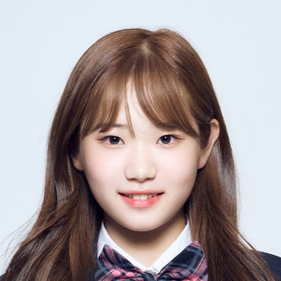 soyeonshuhuua's tweet photo. 相方のうちの子も貼っとくか…

⇦15歳　　　　　　　　18歳⇨ https://t.co/p2WrL9WA5v
