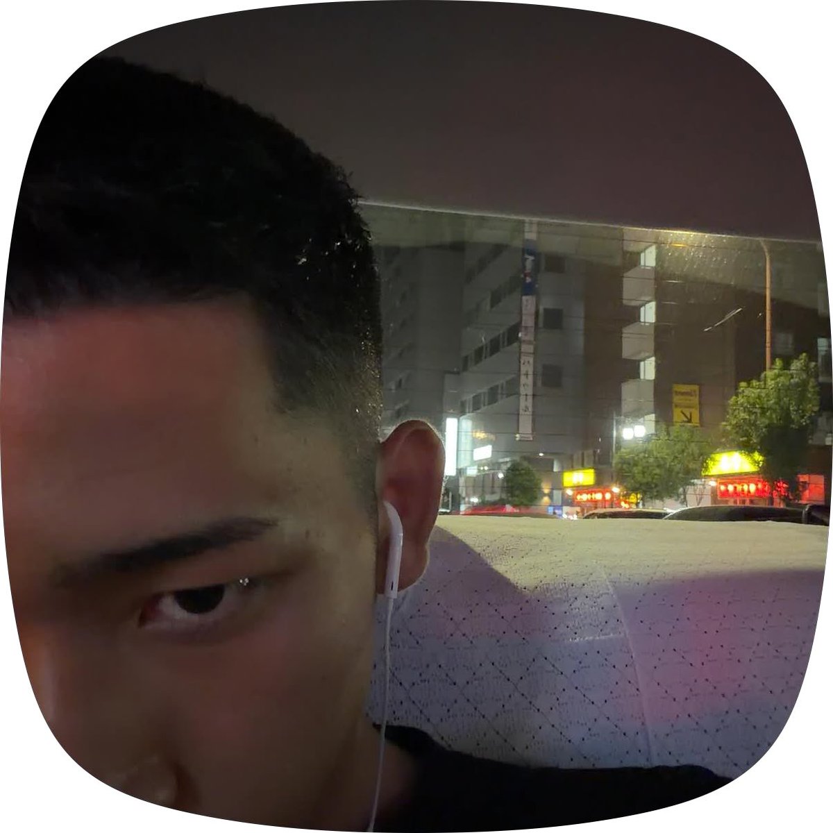 0v033_'s tweet photo. 目つき悪くて泣けてきた https://t.co/m0ExJqQhA0