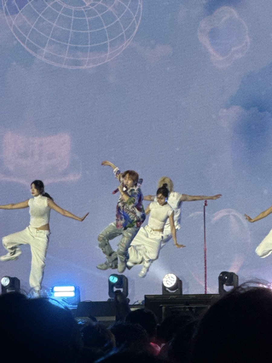 322322_94's tweet photo. 집와서 냉면먹는중🫠
성운이도 야식묵쟈!! https://t.co/WuGQbzNEx3