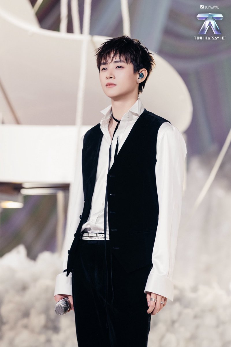 _CONG_twt's tweet photo. CONGB’s “Thế Giới Của Anh” stage is finally here 🥹 #CONGB #콩비 #TinhHaSayHi https://t.co/SyDdAcmZLb