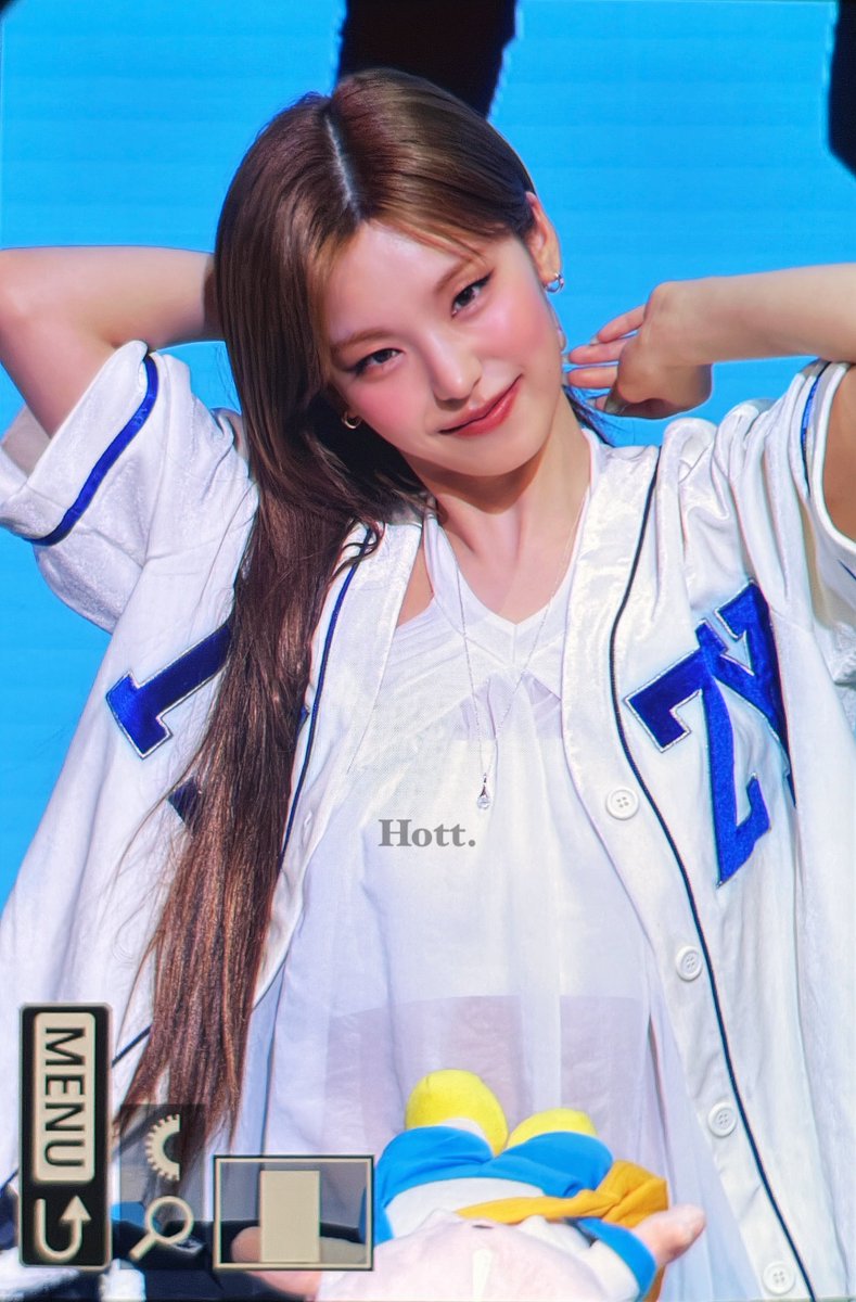 hott_yeji's tweet photo. 260725

이뽀이뽀이뽀이뽀이뽀🖤🖤🖤🖤🖤

#ITZY #있지 #예지 #YEJI #옞덩봤덩 https://t.co/QTXlcnp8wY