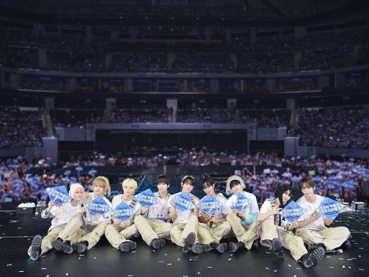 AHOF_official's tweet photo. [📸] 260725 2026 AHOF 1ST TOUR: THE FIRST SPARK IN MANILA DAY 1 완료✨

공연장을 가득 채운 포하들의 목소리에 설렘이 폭발했던 시간🎇 아홉을 환하게 밝혀줘서 고마워요💙

#AHOF #아홉
#THE_FIRST_SPARK
#THE_FIRST_SPARK_IN_MANILA https://t.co/m1QpAyhGBy