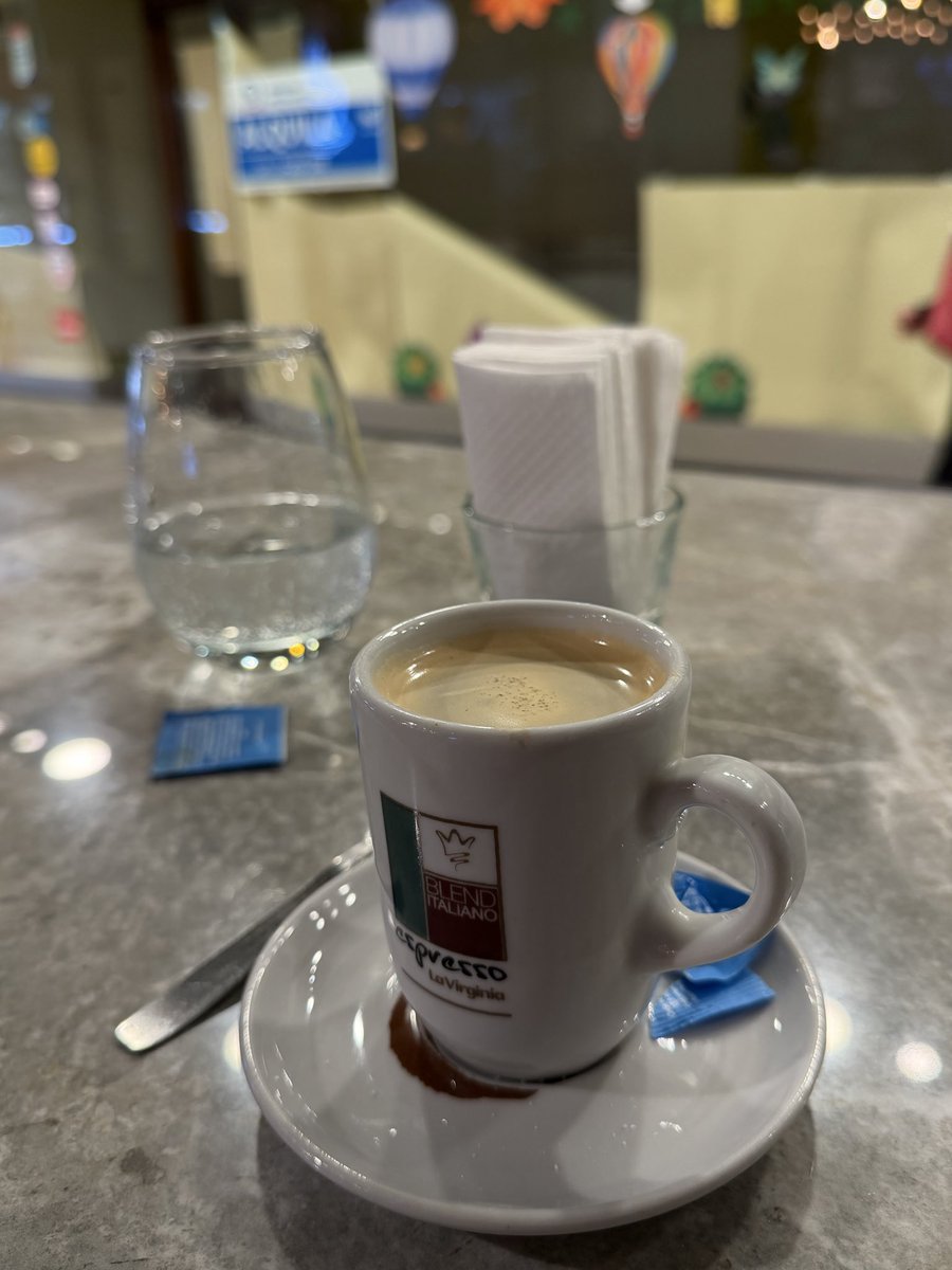 ConEkis's tweet photo. Siempre cafecito https://t.co/lUxWB9aB3R
