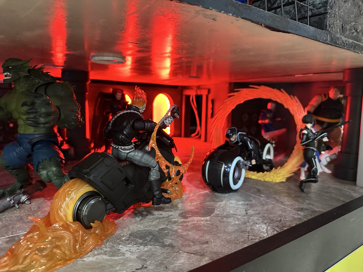 DanYunIsTrying's tweet photo. Welcome to the the Toy-verse https://t.co/IKMlft1rLX