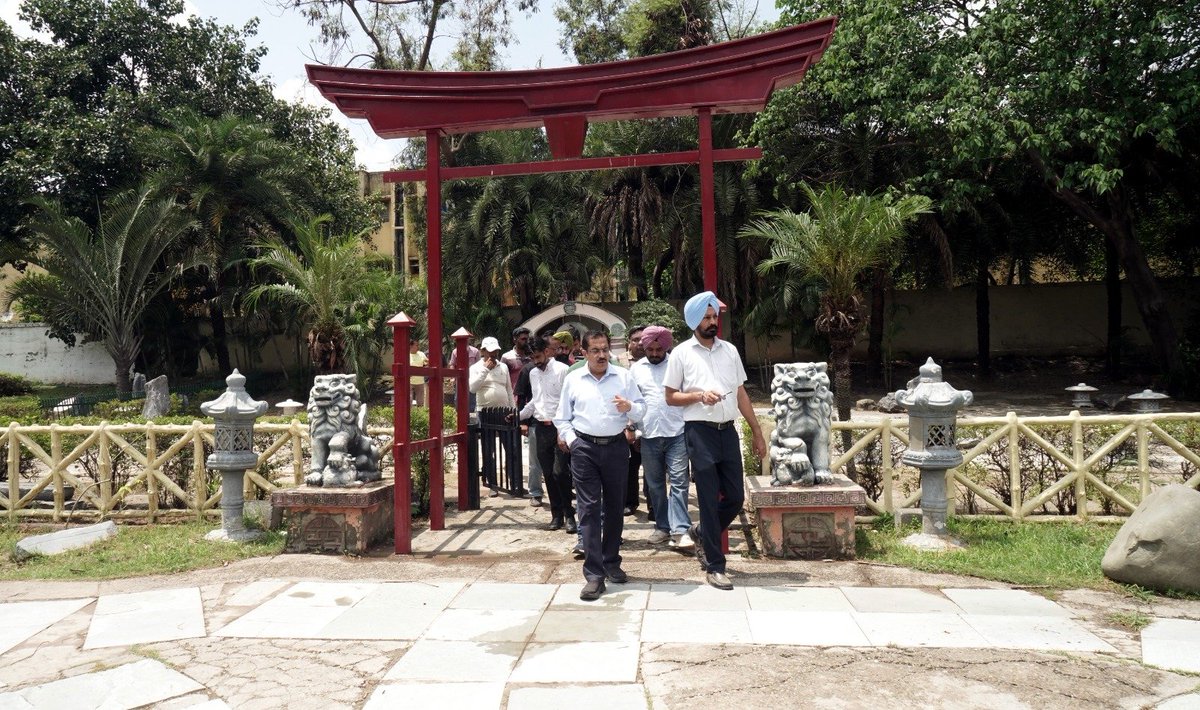 MCChandigarh's tweet photo. MC Chandigarh is enhancing visitor experience at the Japanese Garden, Sector 31. During an inspection, Chief Engineer Sh. Sanjay Arora directed comprehensive improvement works, including repairs, better lighting, landscaping, CCTV surveillance, upgraded visitor amenities and strengthened security to ensure a cleaner, safer and more welcoming public space.

#MCCChandigarh #Chandigarh #PublicParks #UrbanDevelopment
