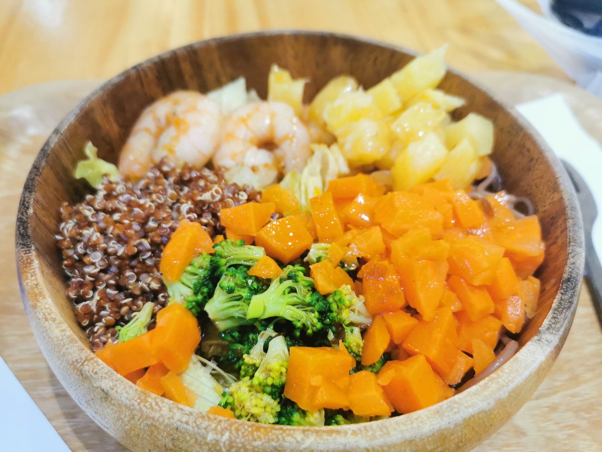 DCurme50547's tweet photo. Low-cal high-protein grilled chicken quinoa bowl—fuel your fat loss with 30g lean protein u0026 fiber-packed veggies. Quick, tasty, and ready in 15 mins! https://t.co/m8lV71XCJI
