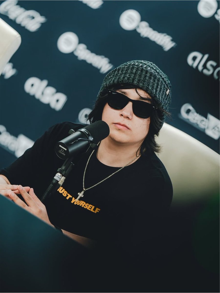 slowtiez tweet picture