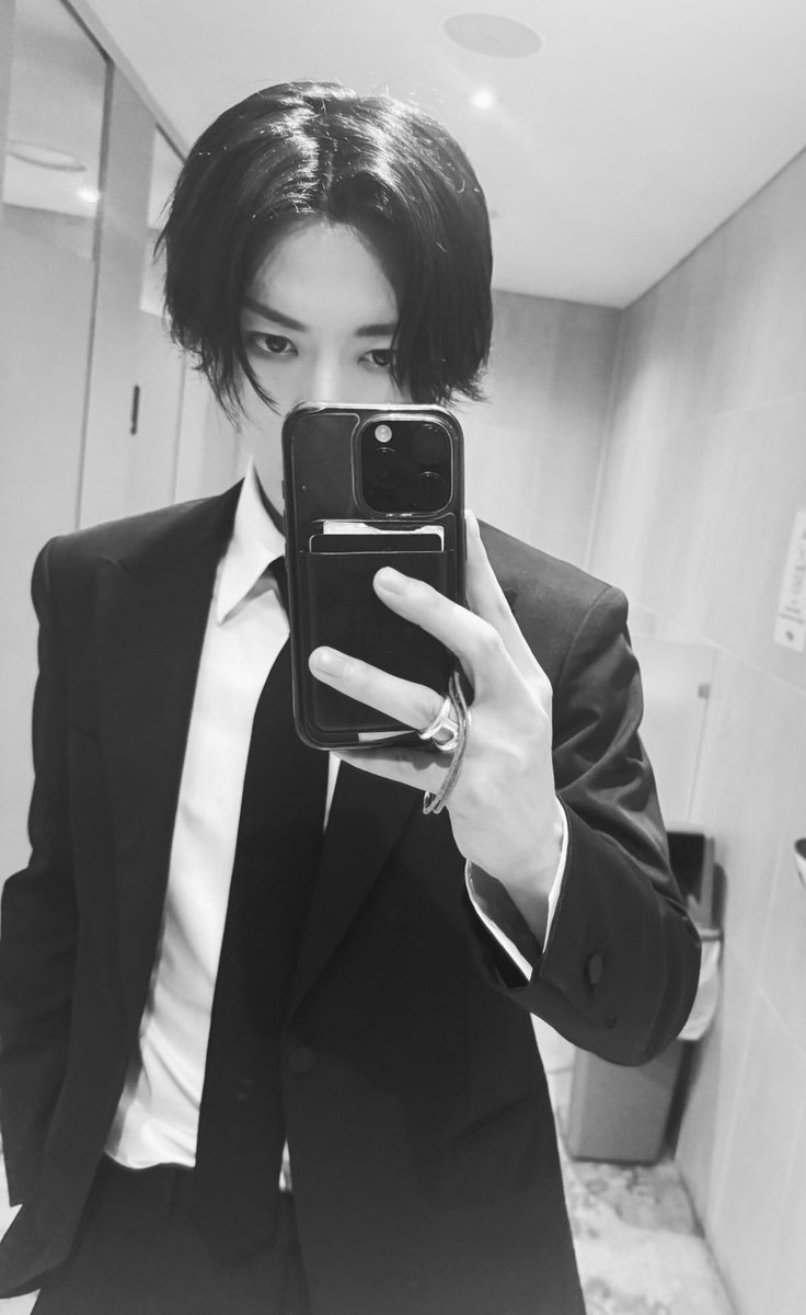 likechaco's tweet photo. 왕자님,,,,,,,제발 저요 https://t.co/dXtSktqMq9