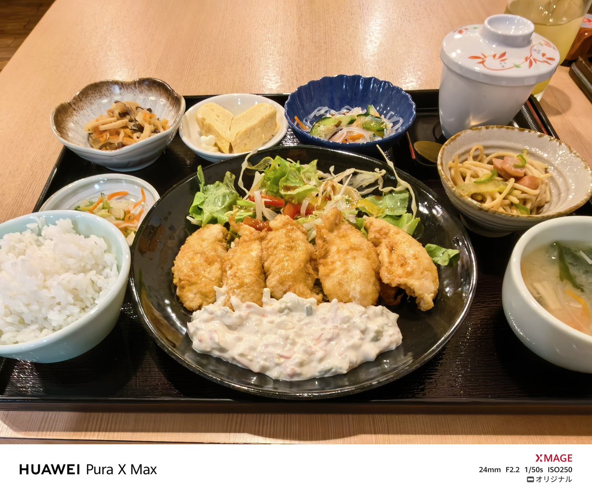 Powermacg6's tweet photo. これで190バーツは安いな
小鉢が多くて茶碗蒸しも付いてご飯味、噌汁お代わり自由 https://t.co/k4e09bhnVH