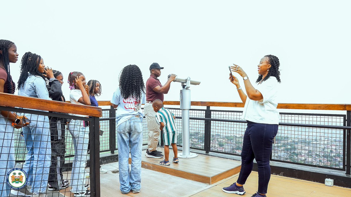 julius_maadabio's tweet photo. The view from Leicester Peak Viewpoint is absolutely breathtaking! You have to come see this stunning scenery for yourself. @FirstLadyBio, the kids and I are loving every moment of this incredible view of our beautiful Freetown. https://t.co/5ybuw0NTQQ