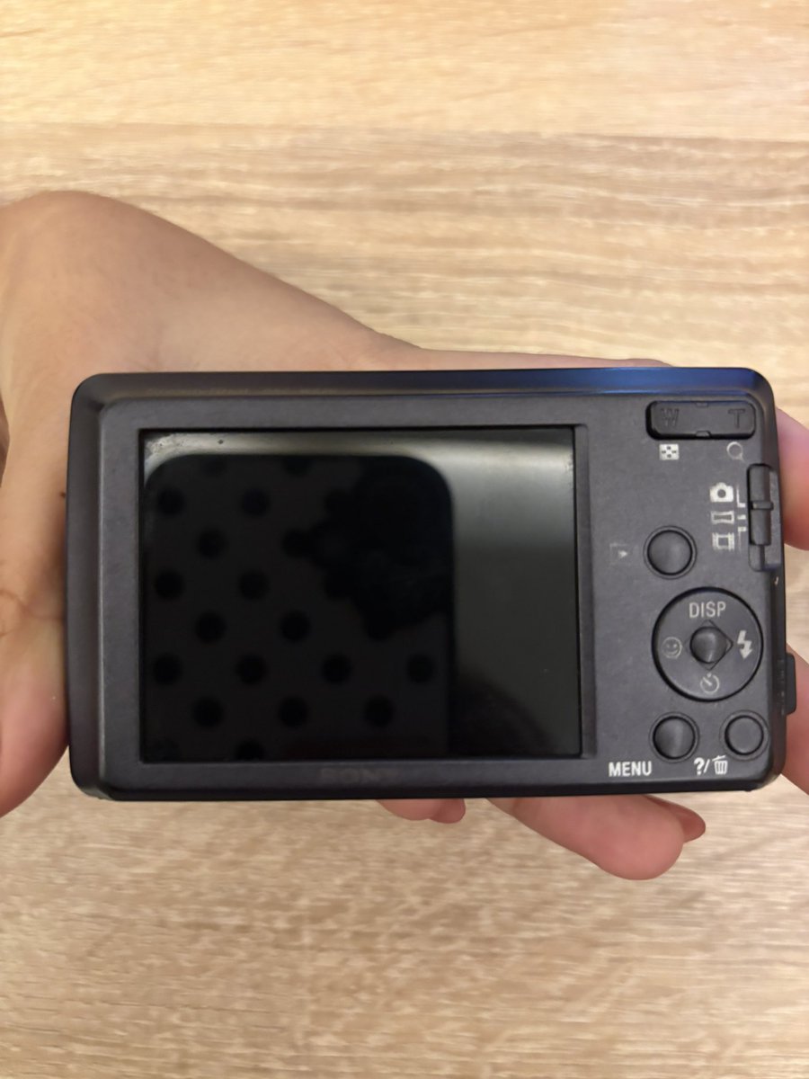 tokokiimo's tweet photo. WTS DIGICAM 
SONY CYBERSHOT DSC W620 

Price 1,4

KONDISI 
- Body kondisi normal pemakaian (85-90%) 
- Fungsi normal semua 
- Lensa clean (tanpa jamur &amp; debu) 
- Lcd jernih &amp; bersih 
- Flash normal 
- Tombol responsif 

FREE/BONUS 
Memory card 
Charger Universal 
Card Reader https://t.co/HpCOghp50C