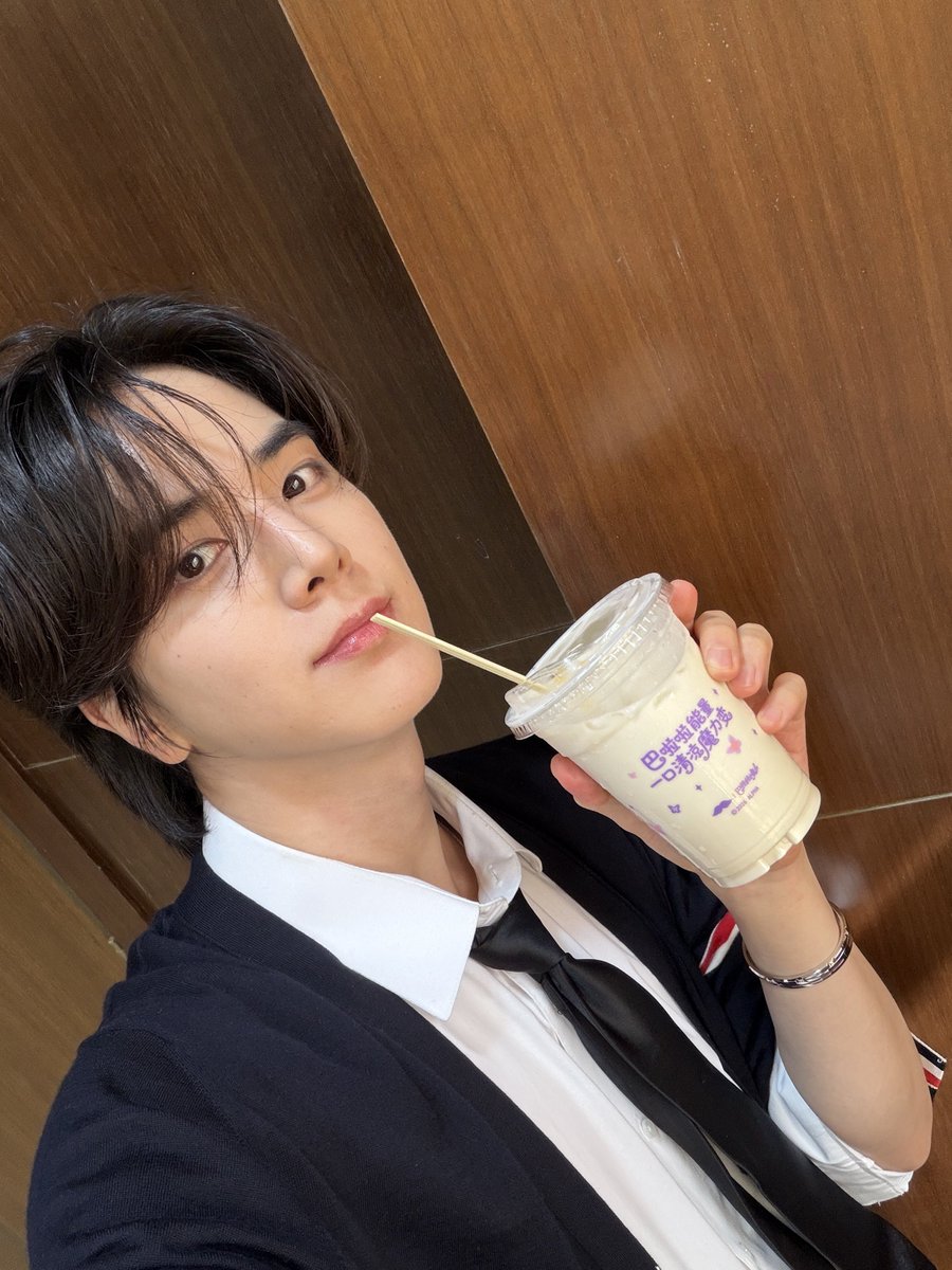 deobimom's tweet photo. #YOUNGHOON #영훈 XHS UPDATE

谢谢 上海 😜 

https://t.co/YxY00oPvqX https://t.co/oMQodgnOyg