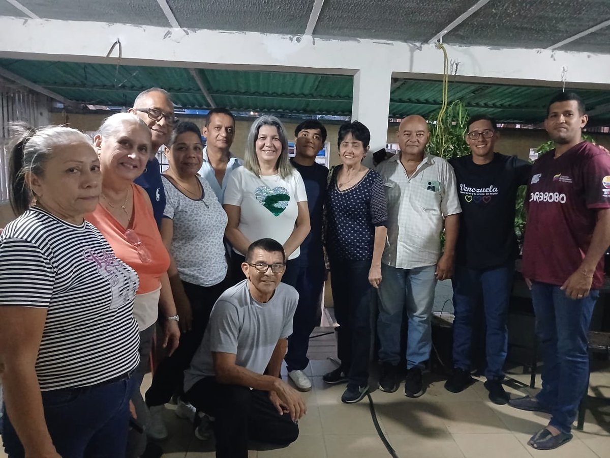 Adguarico's tweet photo. SAN JUAN DE LOS MORROS. En la Urb Rómulo Gallegos (Banco Obrero) el equipo de Acción Democrática en Resistencia activado en la conformación de los Comités de Acción Política (CAPs) como base operacional de nuestra organización. La lucha es d todos
Por una Vzla libre y democrática https://t.co/Afw7Ry7Ctw