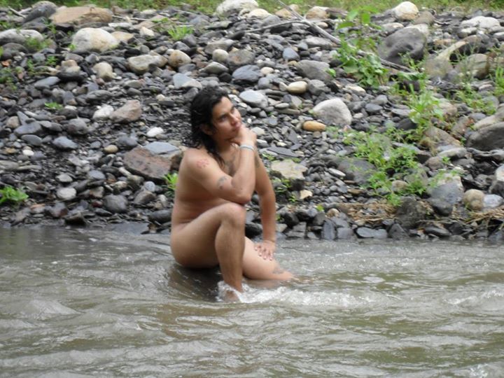 DavAlejo2's tweet photo. ...¿O será que me voy a pelar nalga al río? https://t.co/QMCv47t3kB