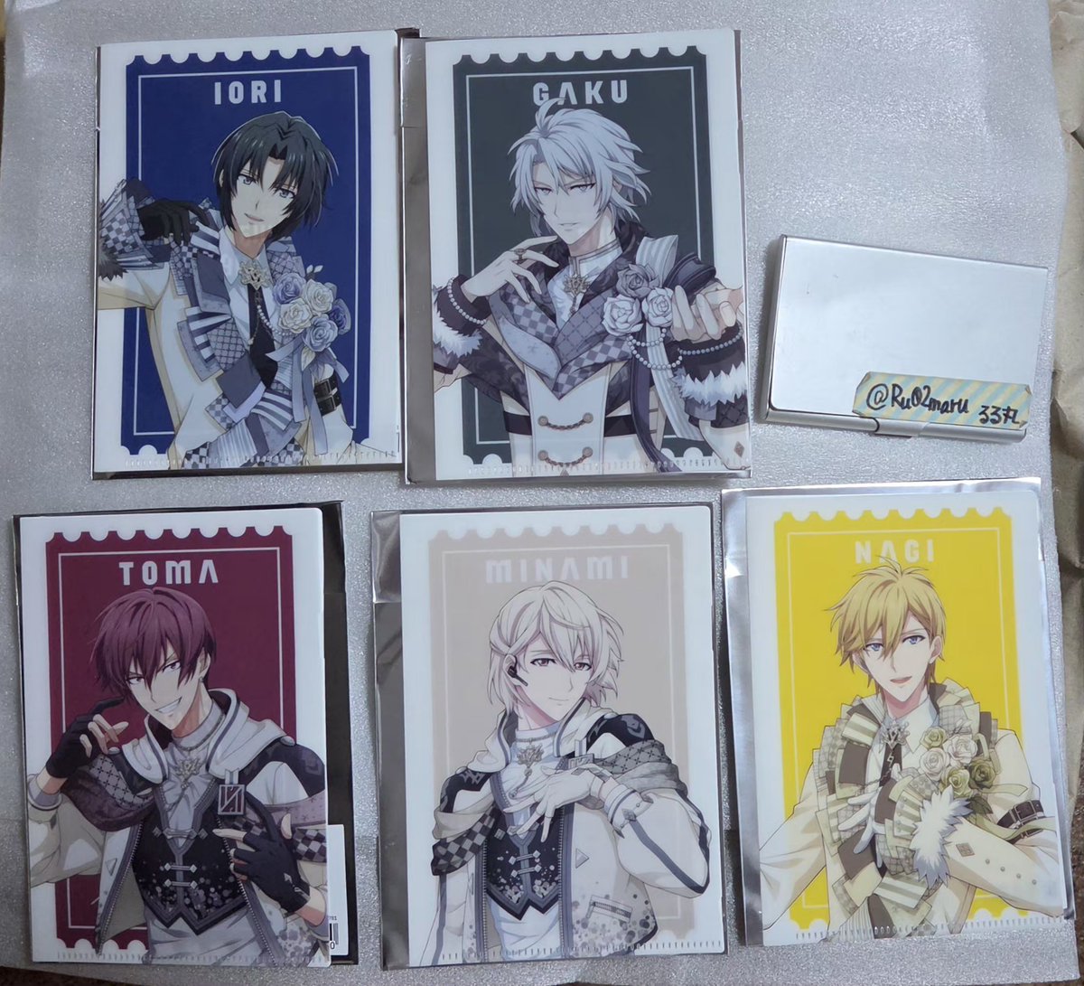 Ru02maru's tweet photo. 【交換・譲渡】
アイドリッシュセブン　アイナナ
VISIBLIVE TOUR  4WARD JOURNEY
4J 4WJ ミニクリアファイル 購入特典

譲))☆一織、ナギ、☆楽、トウマ、巳波

求))天・百 or 譲渡

各2ずつあります
☆は他まとめての交換・譲渡優先

都内手渡し・初日か3日目幕張・郵送 https://t.co/mlhHGGtRpJ
