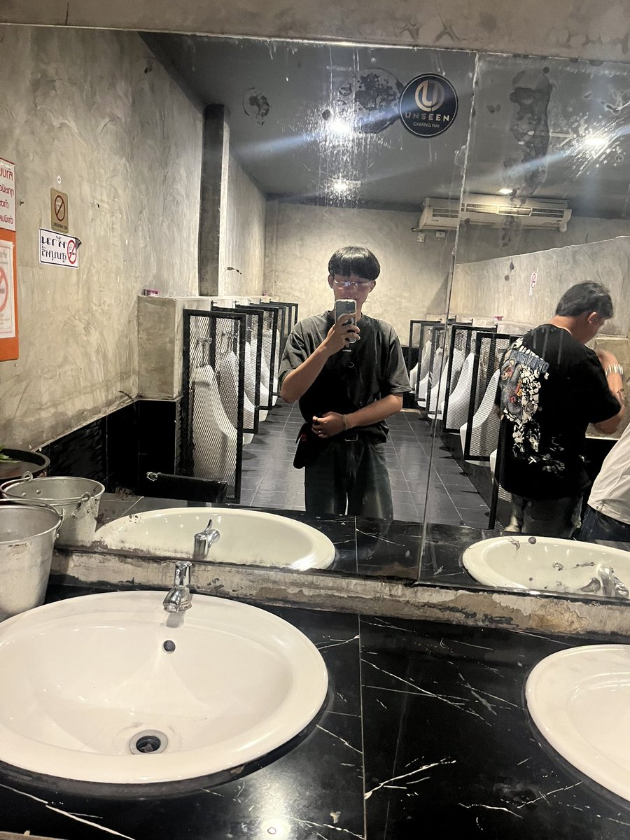 สุดหล่อ tweet media