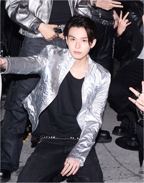 Mmmoooooo08's tweet photo. 잘생겨떠....// https://t.co/6pe1ENWSRs
