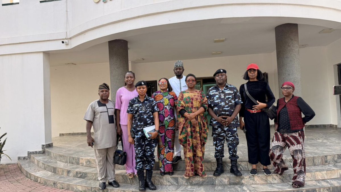 thecableng's tweet photo. Force PRO: Police strengthening complaint response unit to improve accountability 

The Nigeria Police Force (NPF) says it is strengthening its complaint response unit (CRU) to improve accountability and enhance transparency in handling complaints against officers.

Speaking on Friday during a visit to the Nigeria Union of Journalists (NUJ) in the Federal Capital Territory (FCT), Anietie Edem, the NPF public relations officer, said the CRU serves as the police’s accountability mechanism to receive, track and resolve complaints, including professional misconduct, extortion, harassment and human rights violations by police personnel across the country.

https://t.co/8UCLD0yx6k