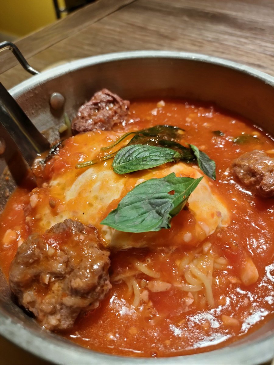 RachelElec20943's tweet photo. Just whipped up a warm and creamy homemade tomato basil pasta for tonight’s dinner—simple ingredients, so much comfort, perfect for a lazy weekend! https://t.co/jJqpj6RWFI
