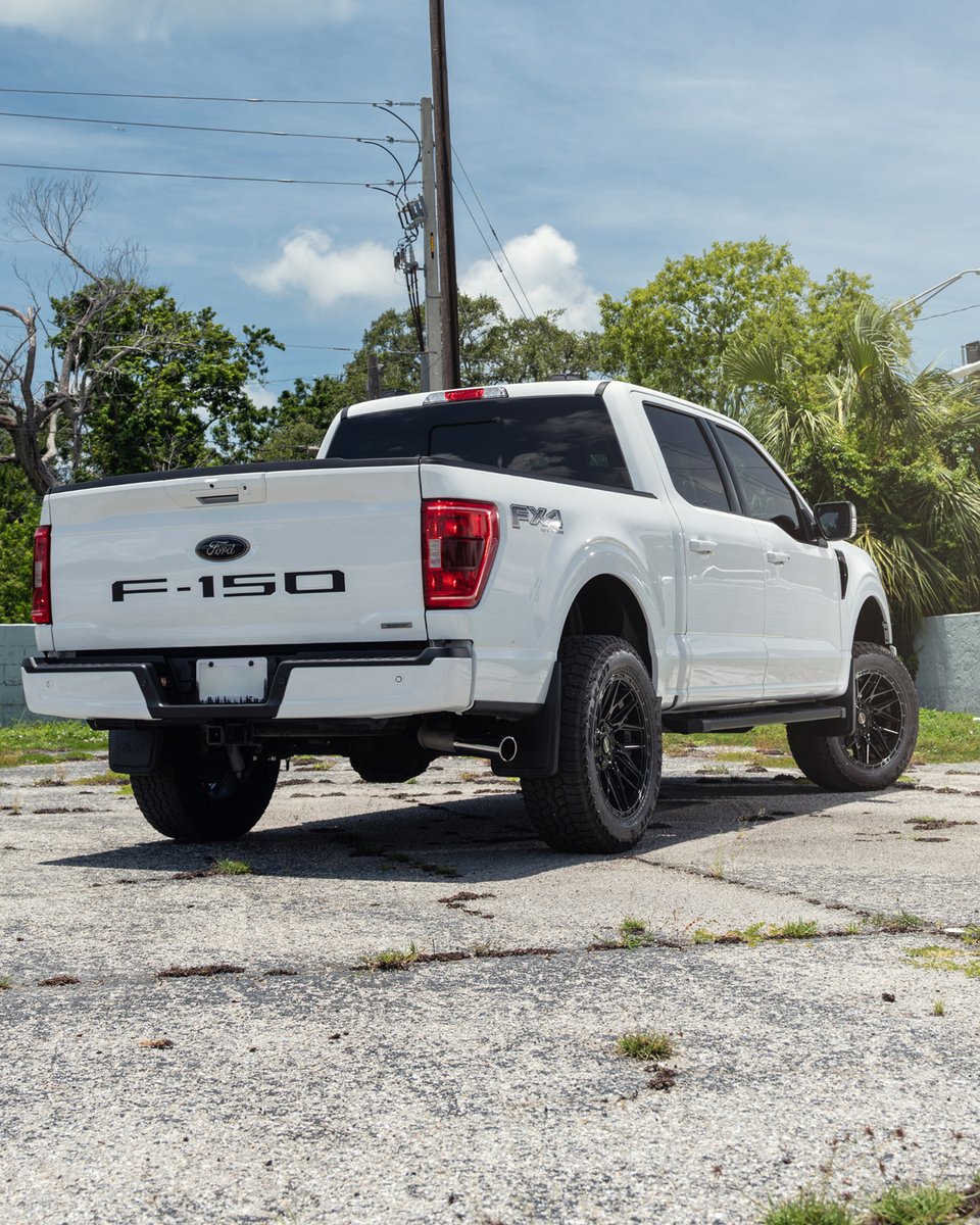 4PlayWheels's tweet photo. Ford F-150 sitting on 20x9 4PS28s wrapped in 275x60x20 @falkentire
#4PLAYWheels #Ford #F150 #FordTrucks #LiftedTrucks https://t.co/J1n4n2z4Mo